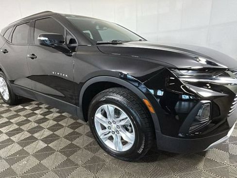 Used 2022 Chevrolet Blazer LT FWD image 2