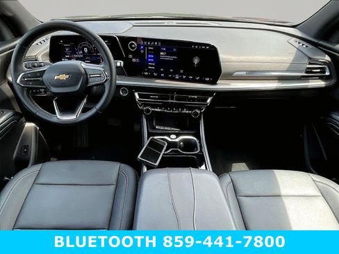 Used 2026 Chevrolet Traverse LT AWD/4WD image 7