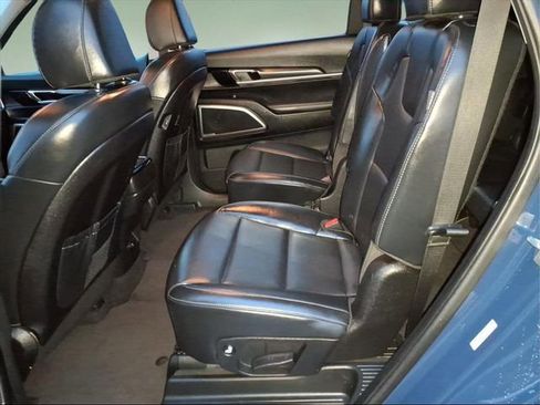 Used 2023 Kia Telluride S image 12