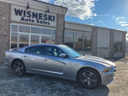 Used 2014 Dodge Charger SXT w/ Driver Confidence Group (AJG) AWD/4WD image 2