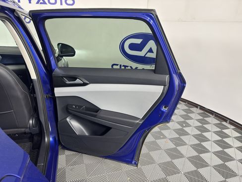 Used 2022 Volkswagen Taos SE FWD image 36