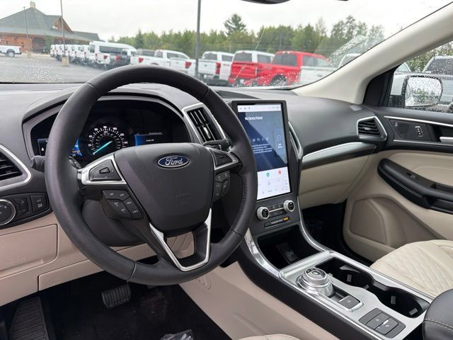 Used 2024 Ford Edge Titanium AWD/4WD image 10