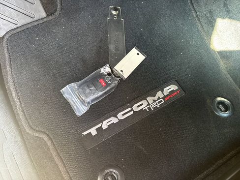 Certified 2025 Toyota Tacoma TRD Sport AWD/4WD image 35