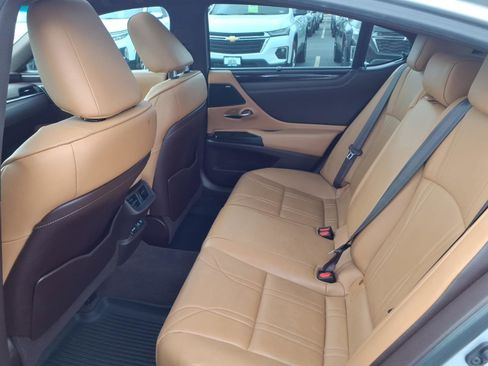 Used 2019 Lexus ES 350 Ultra Luxury FWD image 27