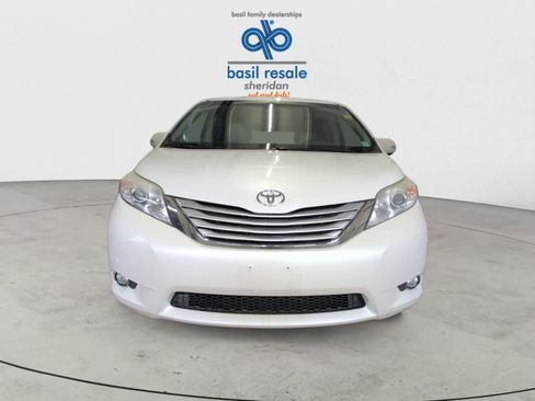 Used 2013 Toyota Sienna Limited w/ Premium Pkg image 7