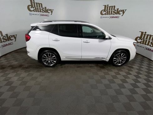 Used 2023 GMC Terrain Denali image 9