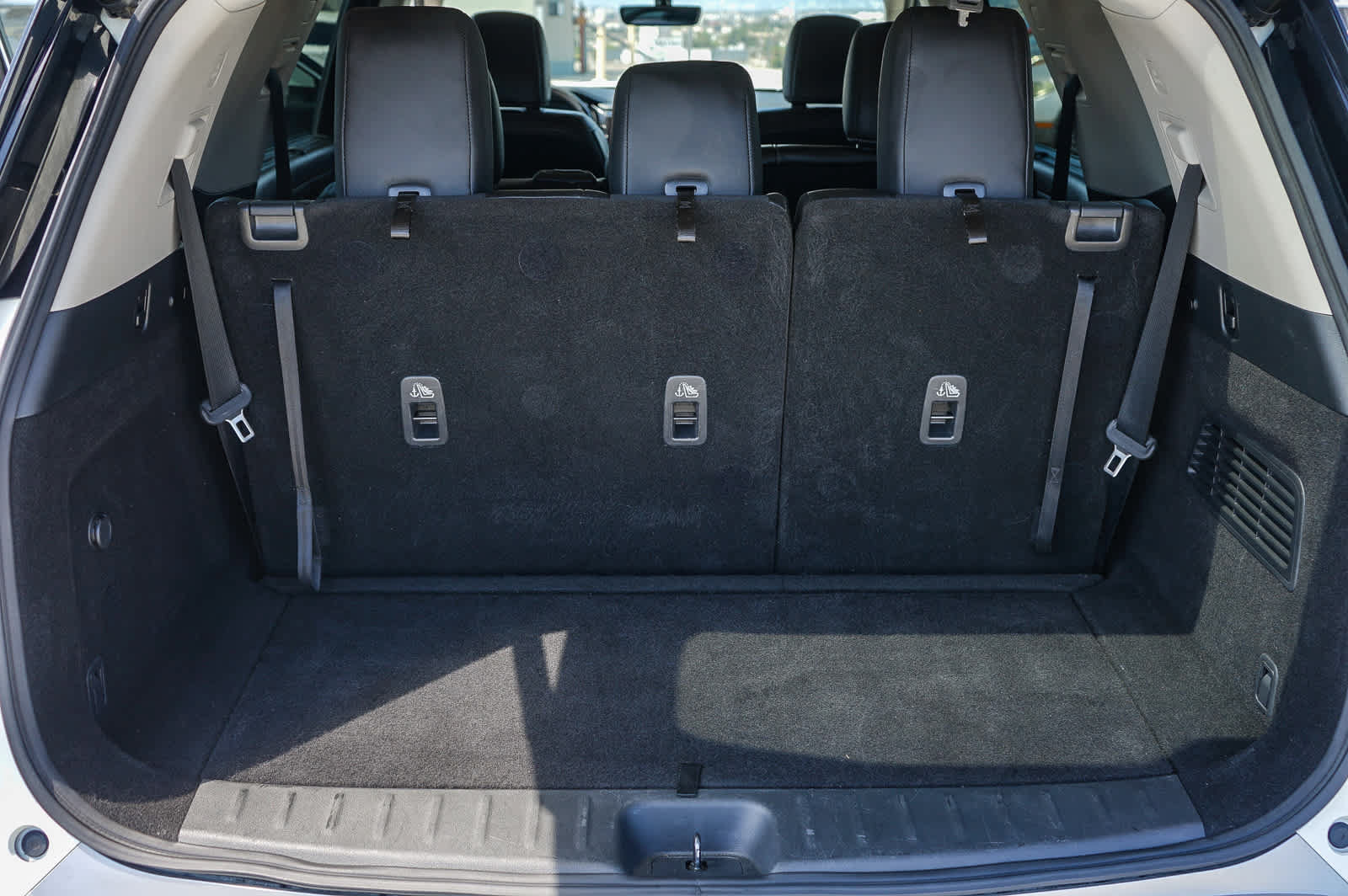Used 2023 Nissan Pathfinder SL w/ Lighting Package (N92) FWD image 23