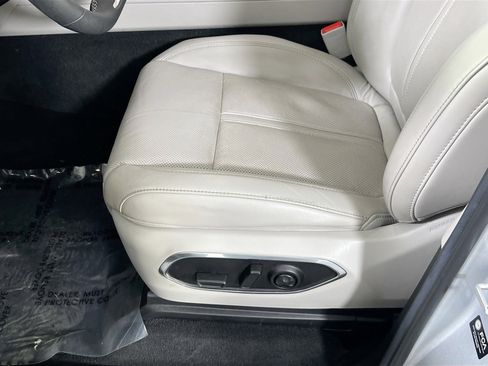 Used 2022 Jeep Wagoneer Series III w/ Flexible Seating Group image 19