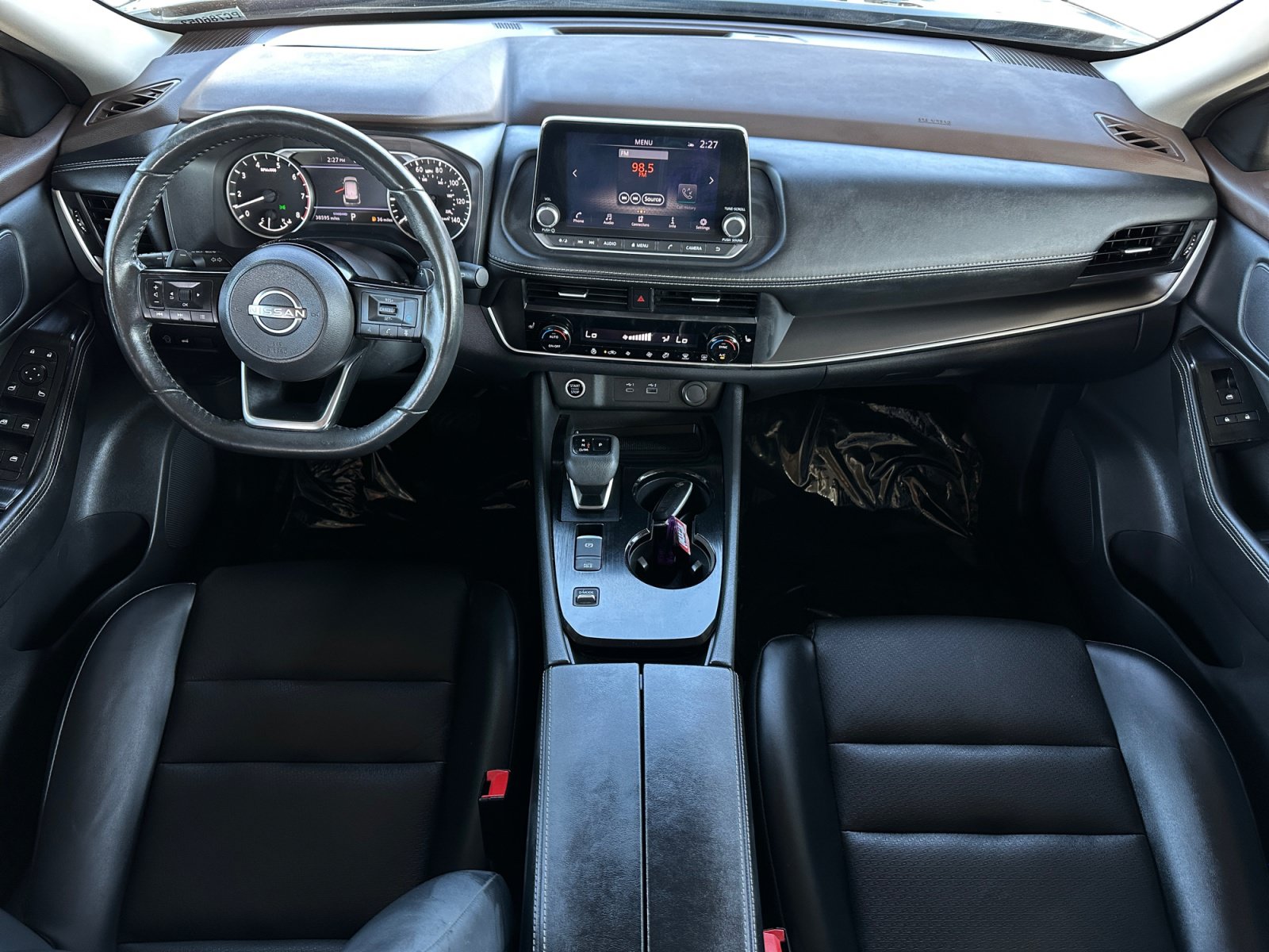 Used 2023 Nissan Rogue SV w/ SV Premium B Package FWD image 11