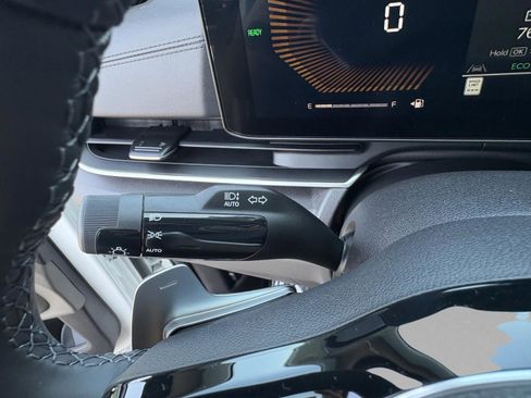 New 2026 Kia Carnival EX FWD image 18