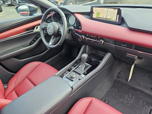 New 2026 MAZDA MAZDA3 Hatchback w/Premium Plus Pkg image 30