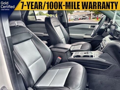 Used 2023 Ford Explorer XLT w/ Equipment Group 202A RWD image 34