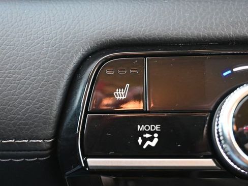 Used 2025 Honda Pilot Touring image 33