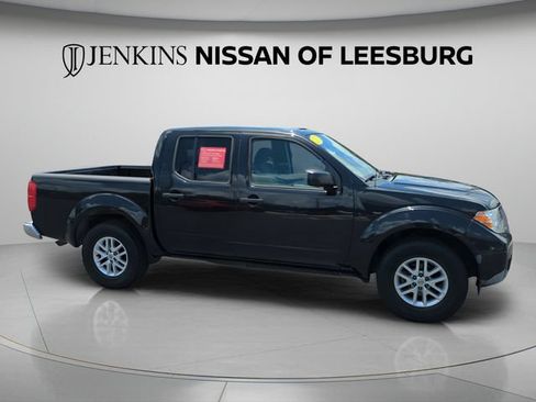 Certified 2017 Nissan Frontier SV RWD image 2