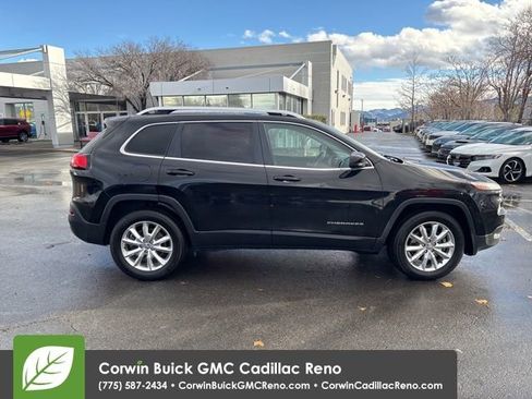 Used 2017 Jeep Cherokee Limited image 9
