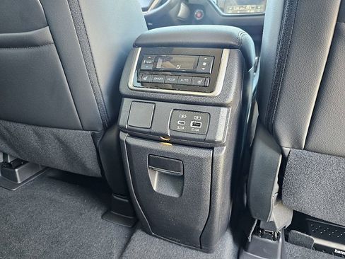 New 2026 Subaru Ascent Limited Bronze AWD/4WD image 23
