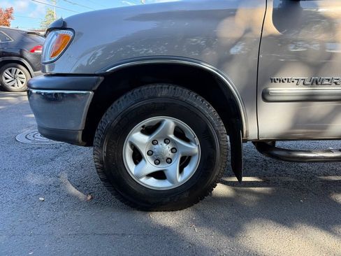 Used 2000 Toyota Tundra SR5 w/ Convenience Pkg RWD image 5