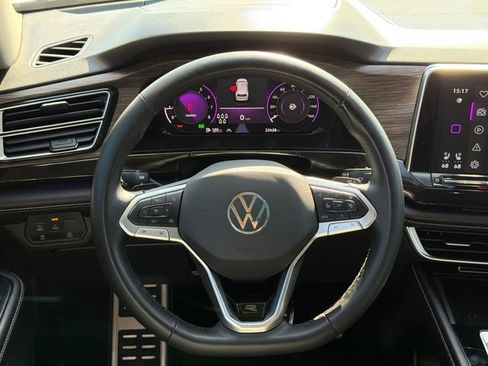 Used 2025 Volkswagen Atlas SEL Premium R-Line image 15