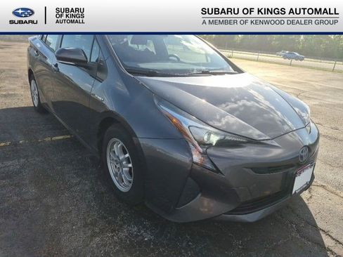Used 2017 Toyota Prius Two FWD image 1