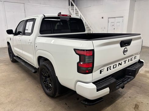 Used 2026 Nissan Frontier SV w/ Tow Package RWD image 5