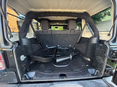 Used 2018 Jeep Wrangler Unlimited Sport S AWD/4WD image 11