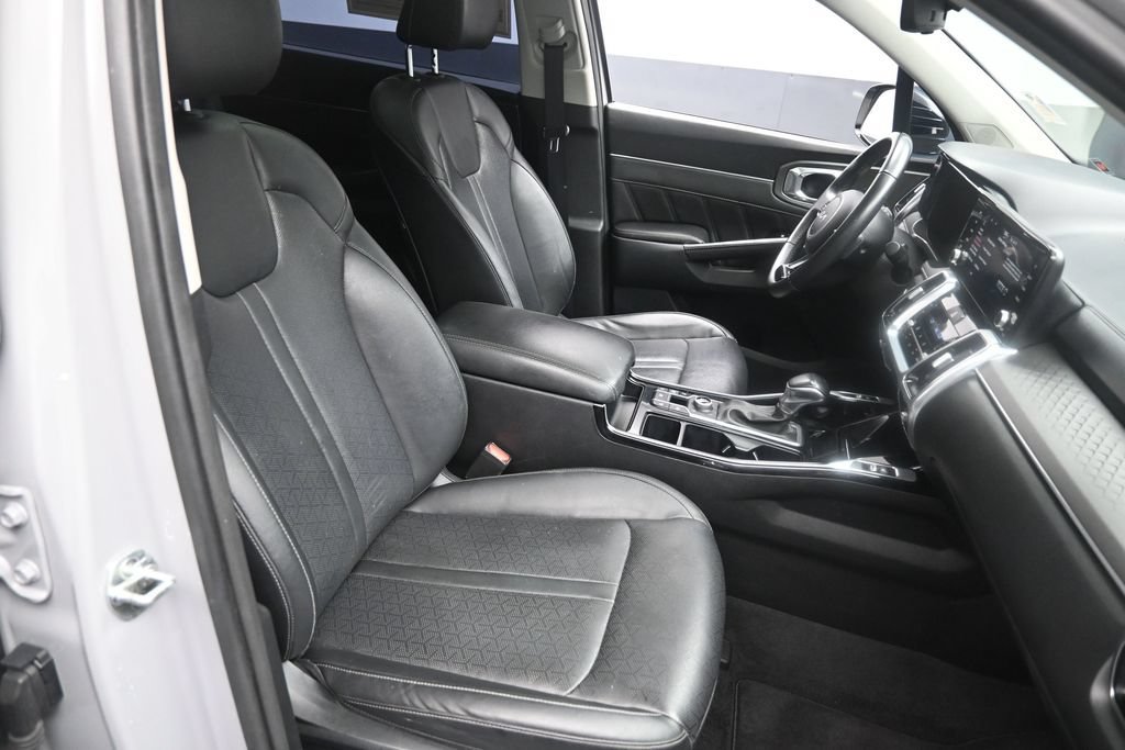 Used 2023 Kia Sorento SX AWD/4WD image 29
