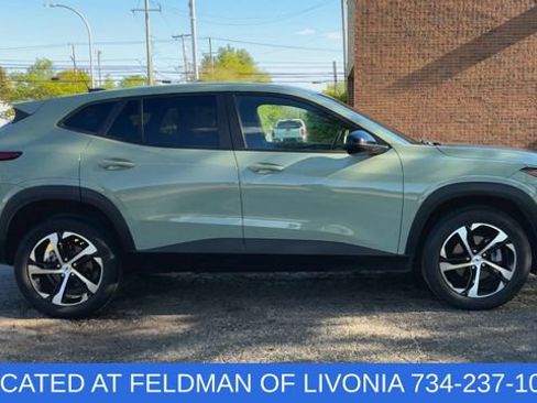 Used 2024 Chevrolet Trax RS w/ Driver Confidence Package FWD image 9