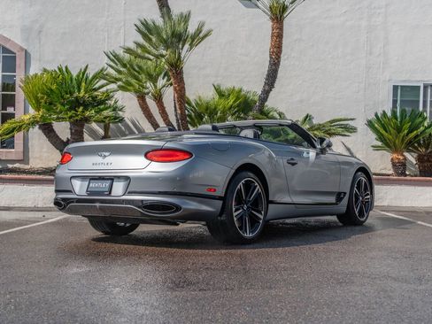 Used 2020 Bentley Continental GT image 32