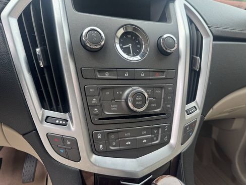 Used 2011 Cadillac SRX Luxury FWD image 25