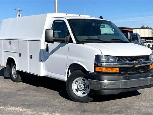 New 2025 Chevrolet Express 3500 w/ Power Convenience Package RWD image 2