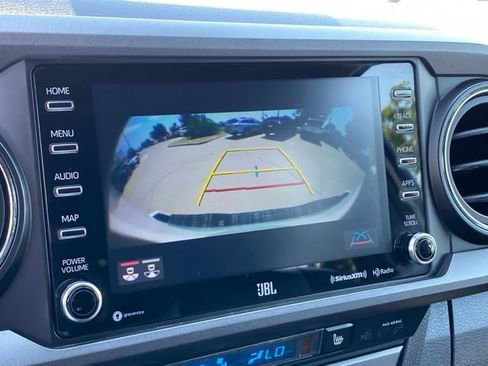 Used 2020 Toyota Tacoma TRD Off-Road w/ TRD Premium Off Road Package AWD/4WD image 22