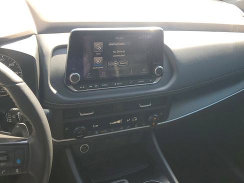 Used 2023 Nissan Rogue SV w/ SV Premium B Package image 25