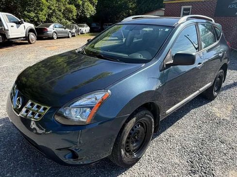 Used 2015 Nissan Rogue S w/ Convenience Package AWD/4WD image 3
