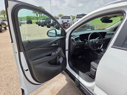 Used 2024 Buick Encore GX Sport Touring FWD image 12