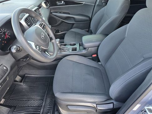 Used 2020 Kia Sorento L image 12