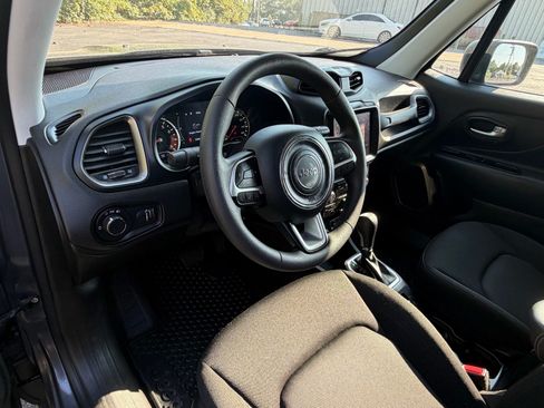 Used 2023 Jeep Renegade Latitude AWD/4WD image 26