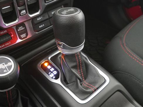 Used 2021 Jeep Wrangler Unlimited Rubicon AWD/4WD image 34