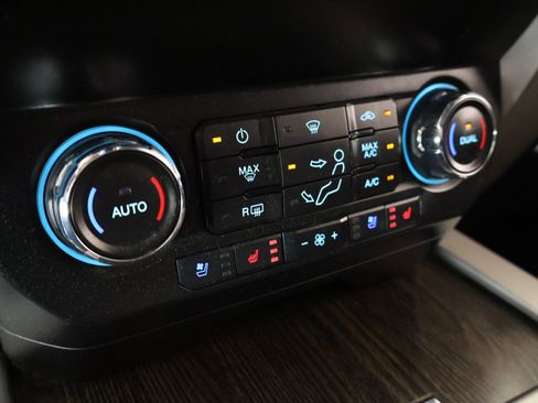 Used 2021 Ford F250 Lariat image 8