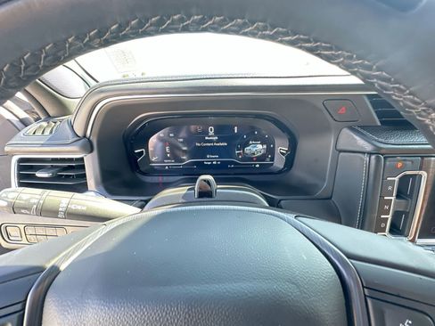 Used 2024 GMC Yukon Denali Ultimate image 12