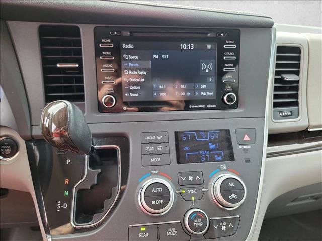 Used 2019 Toyota Sienna XLE w/ XLE Navigation Package FWD image 15