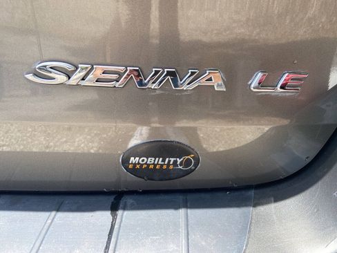 Used 2005 Toyota Sienna LE FWD image 3
