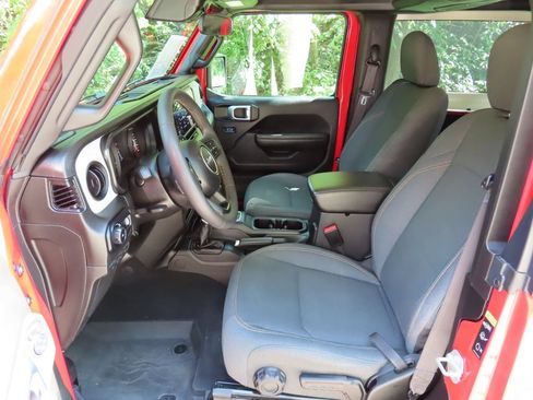 Certified 2024 Jeep Wrangler Sport AWD/4WD image 22