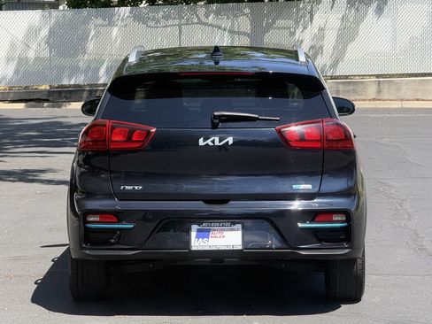 Used 2022 Kia Niro EX w/ Cold Weather Package FWD image 5