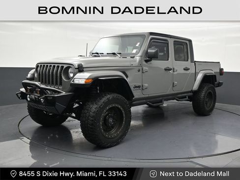 Used 2022 Jeep Gladiator Sport AWD/4WD image 1