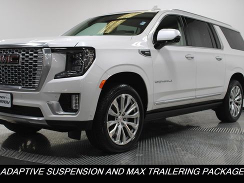 Used 2024 GMC Yukon XL Denali w/ Advanced Technology Package AWD/4WD image 4
