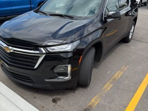 Used 2023 Chevrolet Traverse LS FWD image 3
