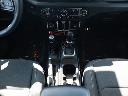Used 2025 Jeep Wrangler Unlimited Sport S 4xe AWD/4WD image 31