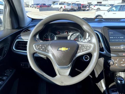 Used 2018 Chevrolet Equinox LT AWD/4WD image 12