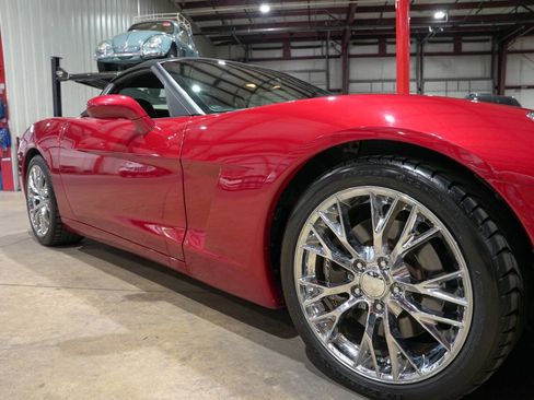 Used 2005 Chevrolet Corvette Convertible w/ Preferred Equipment Group RWD image 40