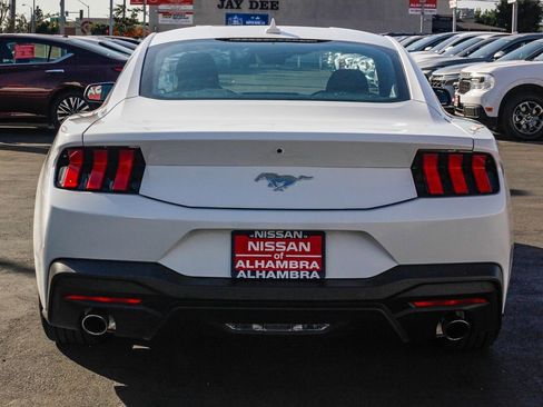 Used 2025 Ford Mustang Coupe image 8